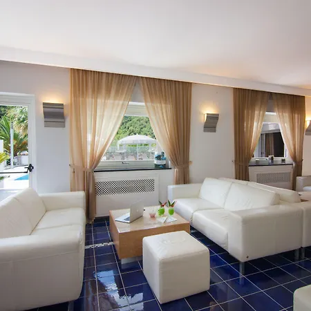 Grifo Charme & Hotel 4*