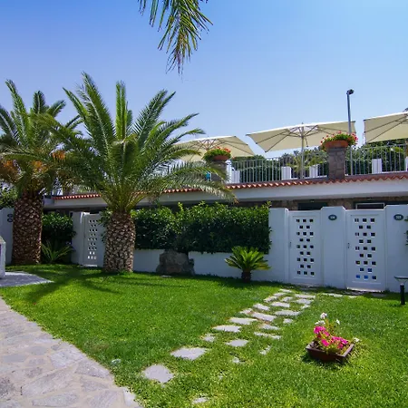 Grifo Charme & Казамиччола-Терме