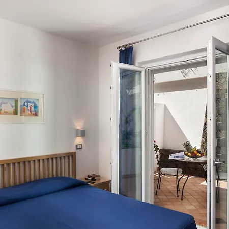 Hotell Grifo Charme & 4*
